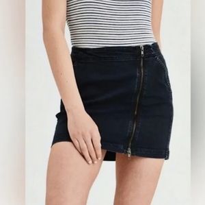 American eagle asymmetrical front zip up mini skirt black